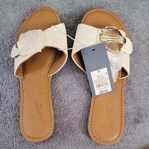 Universal Thread Cream and Gold Sandals